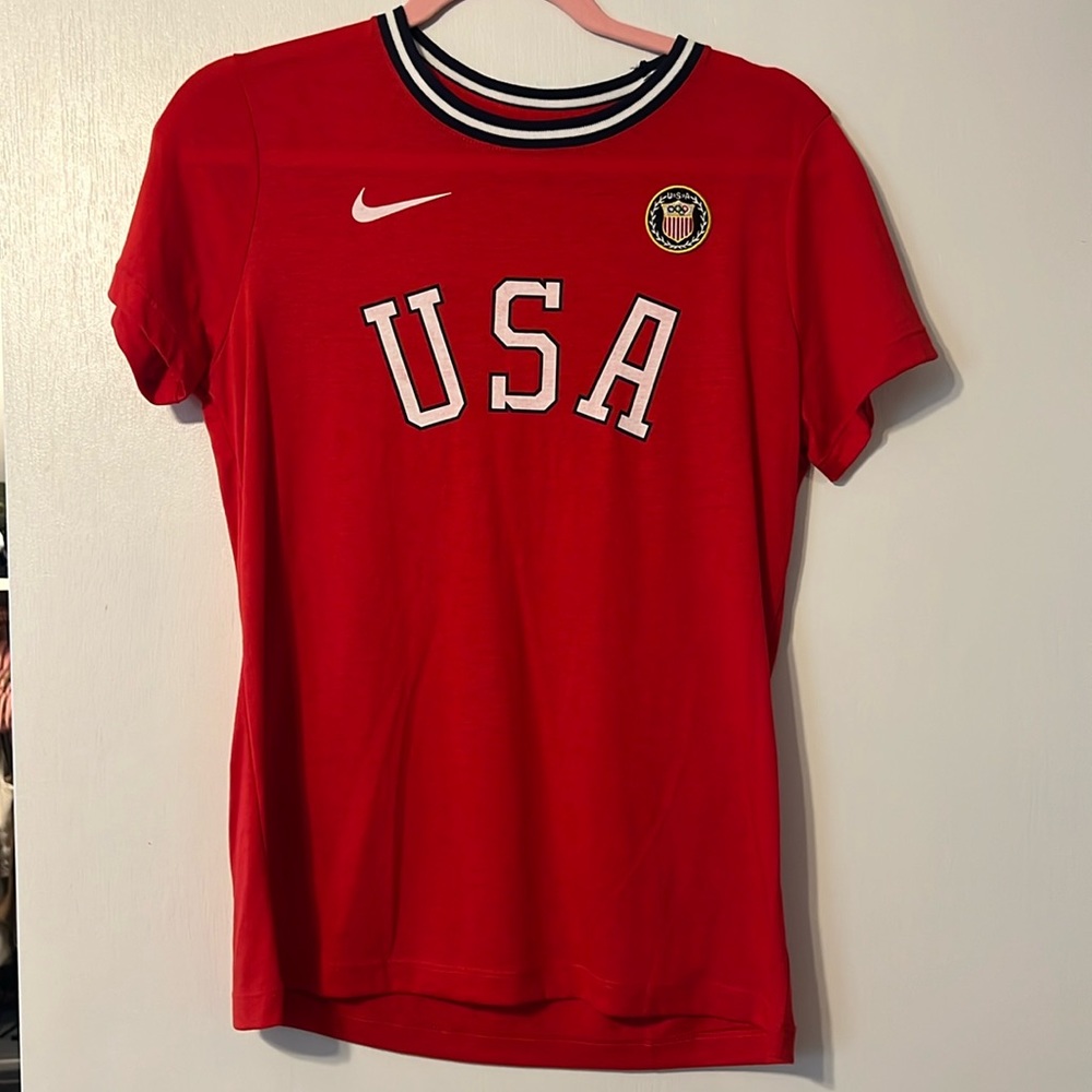 NIKE TSHIRT.